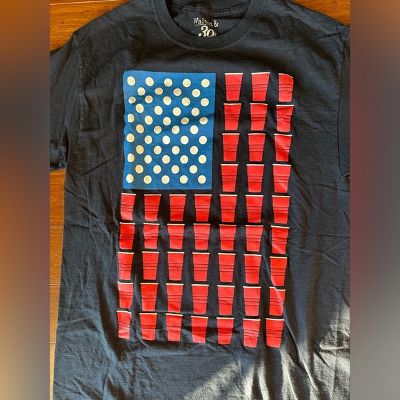 Beer Pong Flag T Shirt Red Cup, sz M, Walnut & 39th Brand - Picture 2 of 5